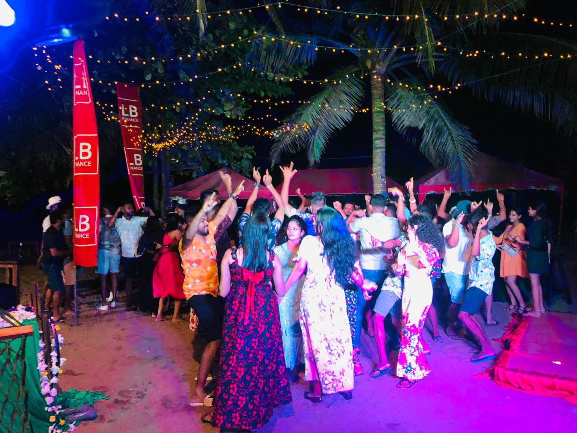 Honey Beach Negombo Dış mekan fotoğraf